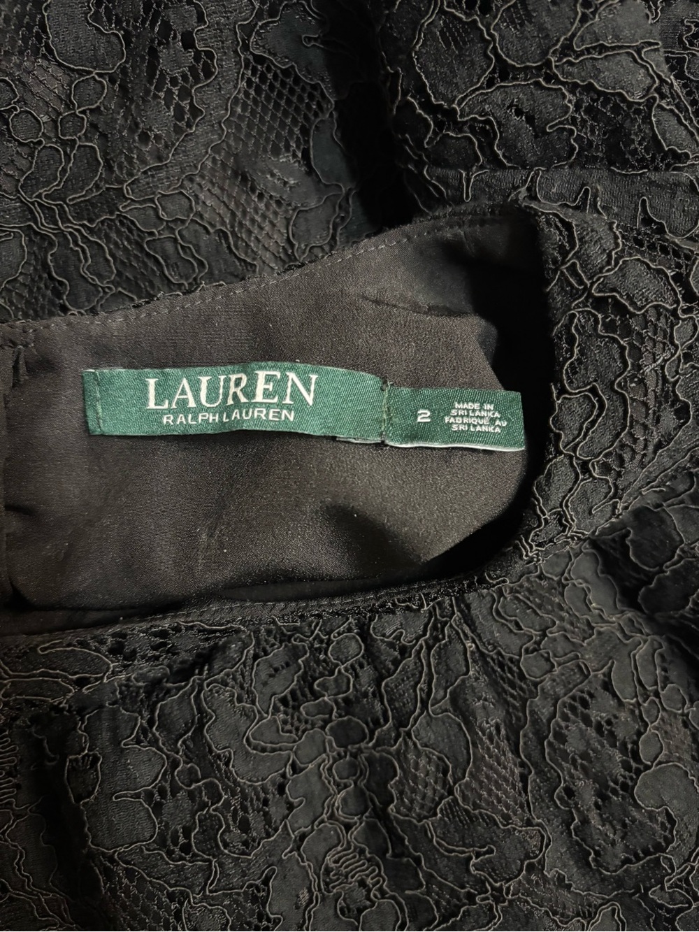 Lauren Ralph Lauren Black Premium Lace Top with Cap-Sleeve - Size: 2 - Picture 9 of 14